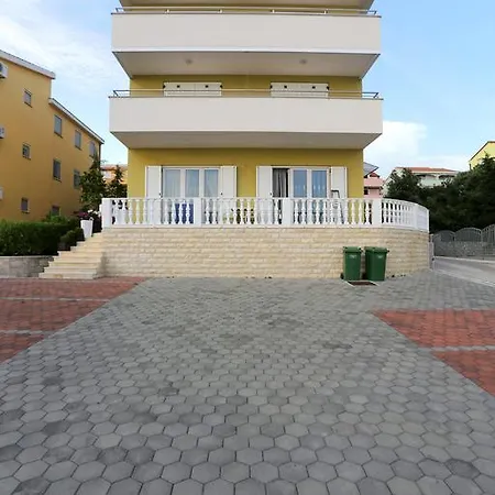 Apartment Amfora *