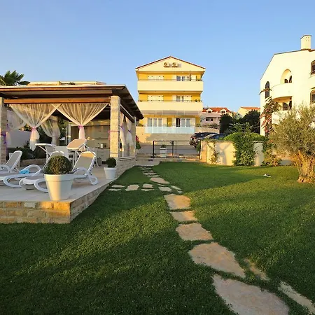 Apartment Amfora *