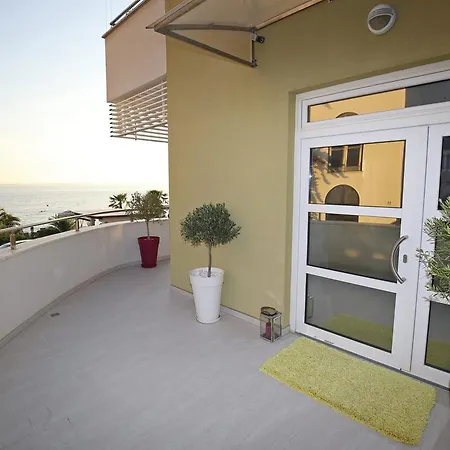 Amfora Apartment Kozino